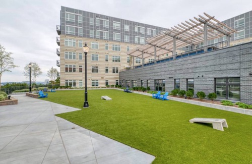 Brighton Apartamento | Luxury two bedroom and two bath apartment experience with overlook view and gym!