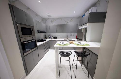 As Salamah Apartamento | Luxury two bedroom Apartment As Salamah