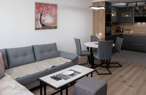 Skopje Region Apartamento | Luxury two bedroom condo & pool, 3rd floor
