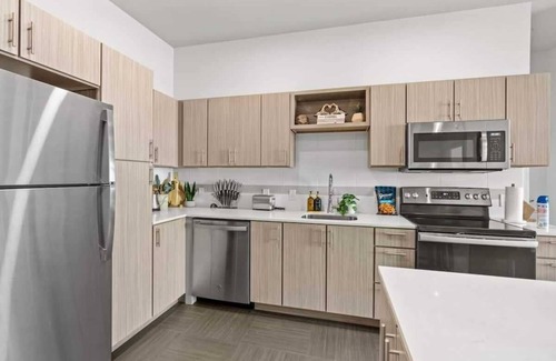 Rogers Casa | Luxury Unit w/ Pool + Gym | LCP Collection