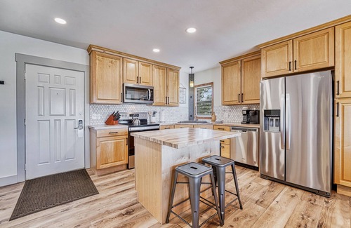 Silvercreek Condominio | Luxury Updated 2BR2BA/Walk to Base/Bike Hike Fish Golf/STUNNING Mountain Views🌄