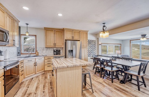 Silvercreek Condominio | Luxury Updated 2BR2BA/Walk to Base/Bike Hike Fish Golf/STUNNING Mountain Views🌄