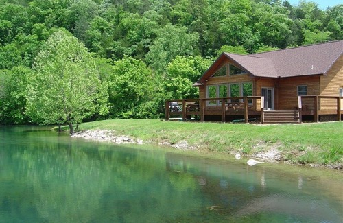 Cotter Cabina | Luxury Vacation Cabin on the White River