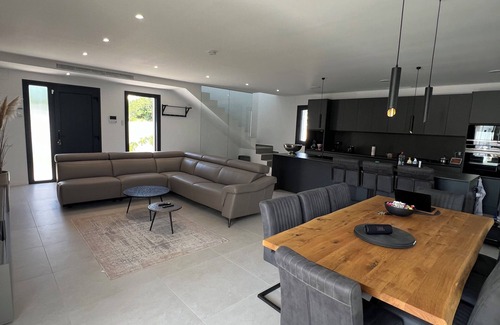 Cambrils Villa | cabaña de lujo del diseñador para 8 personas con piscina climatizada