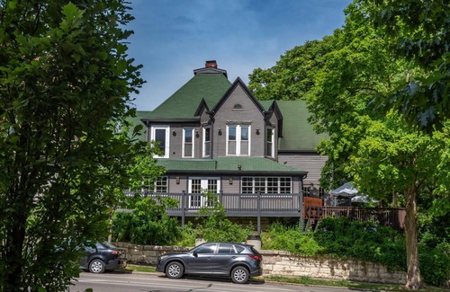 Bloomington Casa | Luxury vacation rental in the heart of Bloomington and the IU campus