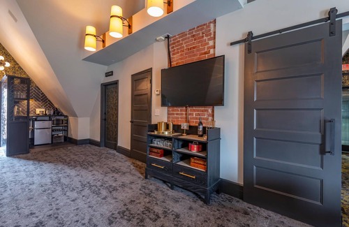 Bloomington Casa | Luxury vacation rental in the heart of Bloomington and the IU campus.