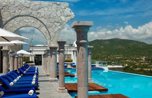 Los Cabos Apartamento | Luxury VE3 3 bedrooms 1 x King Bed & 2 bed x 2 Queen Beds Balcony & Plunge pool