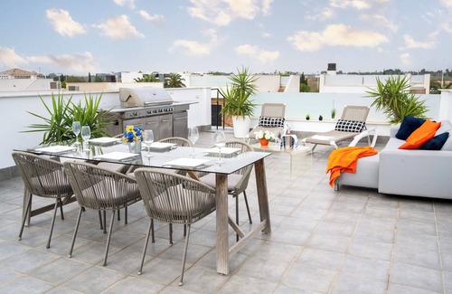 Los Cuarteros Villa | Villa de lujo con 4 camas, piscina privada climatizada, jacuzzi para 6 personas, a pie de playa.