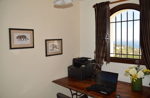 Les Issambres Villa | Villa de lujo, vista panorámica al mar, piscina climatizada, aire acondicionado.