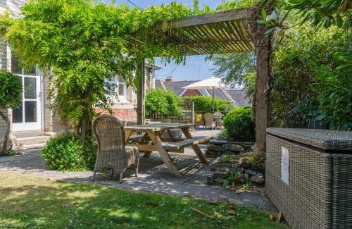 Fowey Villa | Luxury Victorian school with views of Harbour
