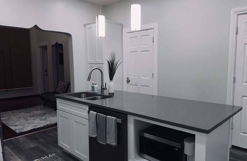 Little Village Apartamento | Luxury Villa 10 minutes to Downtown