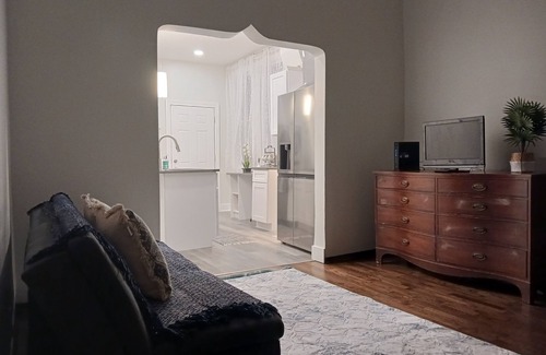 Little Village Apartamento | Luxury Villa 10 minutes to Downtown