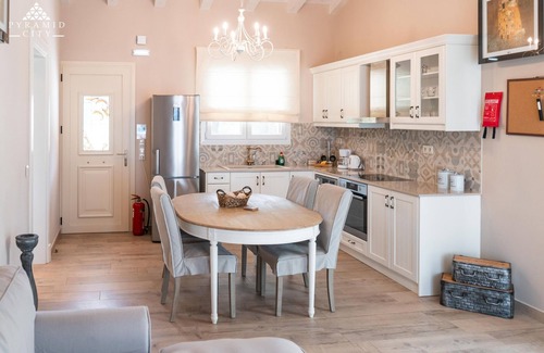 Agios Spyridon Corfu Villa | Villa-Baño en la habitacion-Luxury Villa Aphrodite