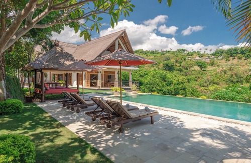 Banjar Villa | Villa de lujo cerca de Lovina con piscina y personal y vistas espectaculares.
