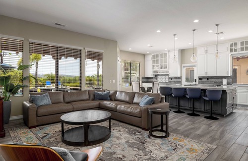 Fallbrook Casa | Luxury Villa Close to your wedding venues, Golf and Wineries