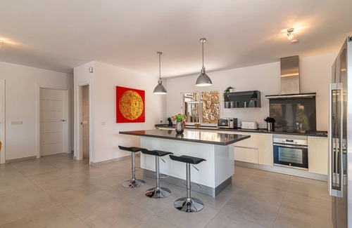 Chayofa Villa | Villa de lujo del Duque en Los Cristianos, ubicación de ensueño, piscina privada, vistas al mar, golf
