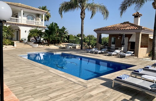 Alhaurín el Grande Villa | Luxury villa w/ stunning views in 2 acres of rural countryside - 30m from coast