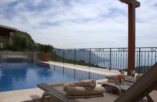 Lapcici Villa | Luxury Villa Flower