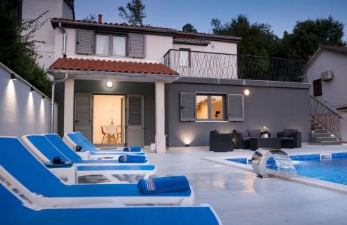 Klimno Villa | Luxury Villa Future with heated pool