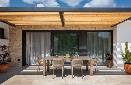Kringa Villa | Luxury villa Gala with pool and grill in Tinjan