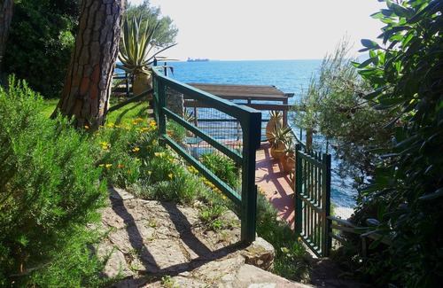 Fiascherino Villa | Villa de lujo en Tellaro, en un contexto de maravillosa belleza, directamente en el mar.