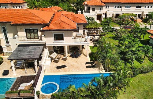 Pristine Bay Villa | Casa de pueblo de lujo en la prestigiosa Bahía Prístina, hogar del campo de golf Black Pearl