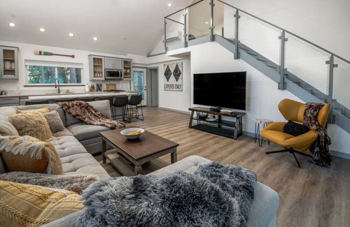 Alta Condominio | Luxury Villa in Sierra Mountains