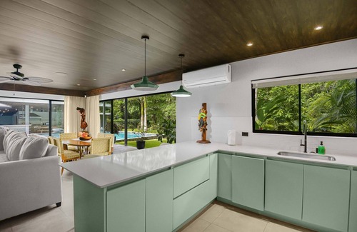 Jacó Villa | Luxury Villa in the Jungle with Private Pool + River View – Sleeps 16