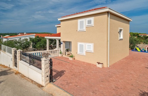 Necujam Villa | VILLA DE LUJO IVAN CON PISCINA, ISLA ŠOLTA