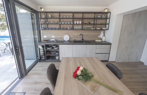 Cove Murtar Villa | Villa de lujo Kallithea con piscina climatizada, gimnasio, jacuzzi y vistas al mar - Mali Losinj