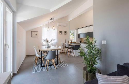 Cove Osibova (Milna) Villa | Luxury Villa Lara with a pool