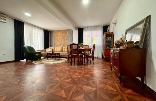 Centar Casa | Luxury Villa Leon