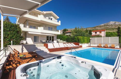 Tugare Villa | Luxury Villa Lovric with private heated pool, Jacuzzi, Sauna and private tavern