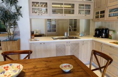 Skopelos Villa | Villa de lujo cerca del centro del pueblo en tierra verde / árboles / increíble mar abierto con Port Vi