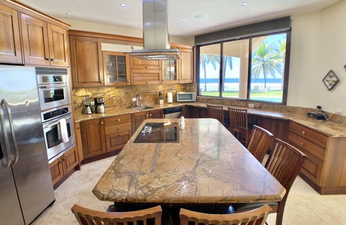 Playa Hermosa Condominio | Luxury Villa on The Beach - Hermosa Palms 10A by RedAwning