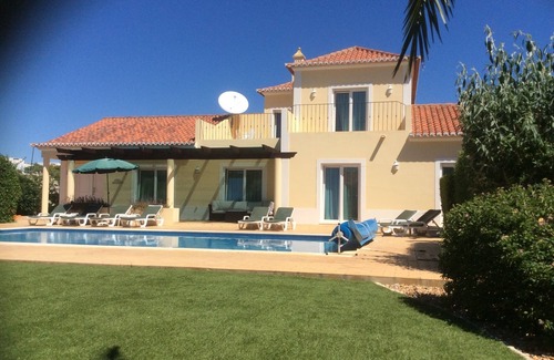 Olhao Villa | Chalet de Lujo, piscina privada climatizada, aire acondicionado, Wi-Fi, segura y cerrada jardines maduros