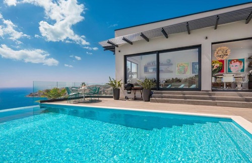 Businci Villa | Luxury Villa Riva with Infinity Pool