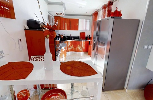 Laudun Casa | Villa de lujo: SPA, piscina de borde infinito en la ladera