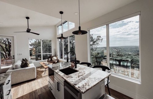 Dripping Springs Casa | Luxury Villa - Stunning Views, Hot Tub, Fire Pit