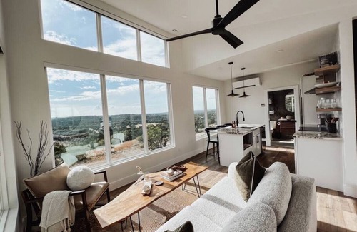 Dripping Springs Casa | Luxury Villa - Stunning Views, Hot Tub, Fire Pit