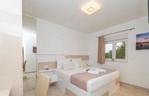 Privlaka Villa | Luxury Villa Sabun with Pool & Hot Tub