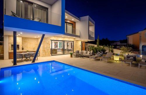 Razanj Villa | Luxury Villa Seven Seas with infinity heated pool by the sea in Ražanj