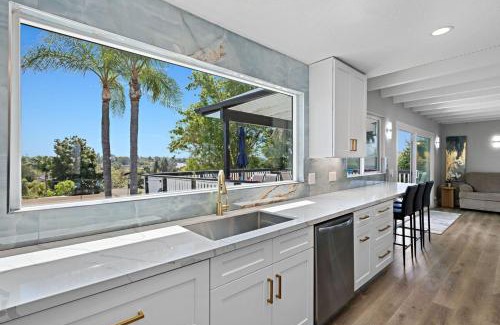 Vista Casa | LUXURY VILLA - SLEEPS 24 - PRIVATE POOL & HOT TUB Beaches Legoland Views!
