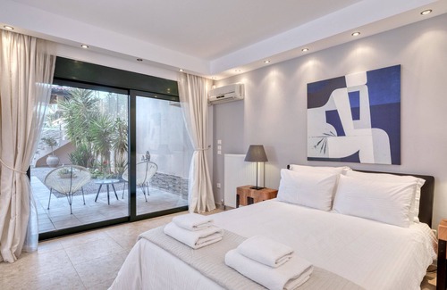 Palaia Fokaia Villa | Villa de lujo Solaris con piscina privada, a 50 metros de la playa.
