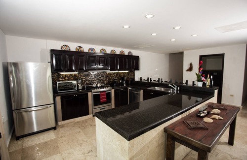 Área de Playacar Fase I Villa | Luxury Villa Steps to Beach, 5th Ave & Concierge Avail! Beach access 70 meters!