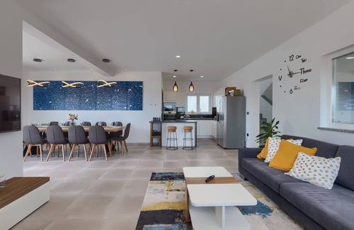 Martina Villa | Luxury Villa Sunset Sailor with Pool