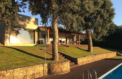 Rates Villa | Villa de lujo con piscina y vistas al mar. Wifi gratuito.