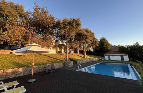 Rates Villa | Villa de lujo con piscina y vistas al mar. Wifi gratuito.