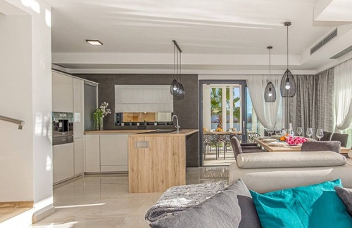 Krk Cabina | Casa de campo de lujo en Krk con piscina cubierta y al aire libre