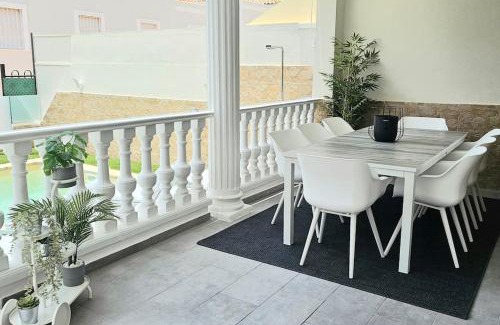 Los Cristianos Villa | Luxury villa with private pool and cinema by Vapagó Tenerife